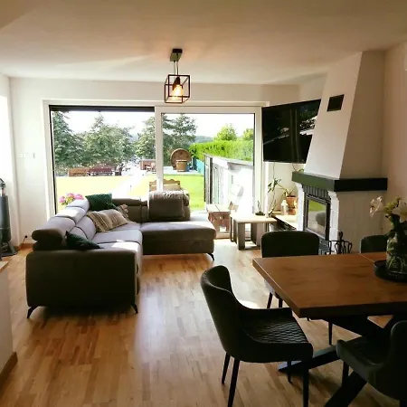 Dom Nad Jeziorem Слесин